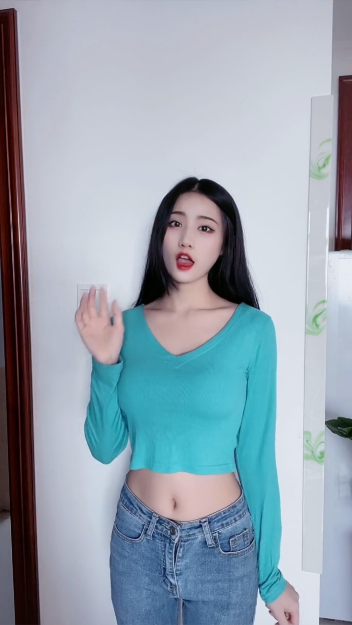 颜值高，文化高，知性温柔小女奴